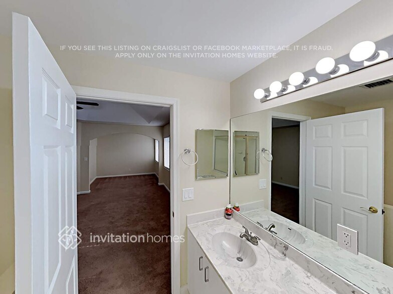 Building Photo - 5104 Heron Pl