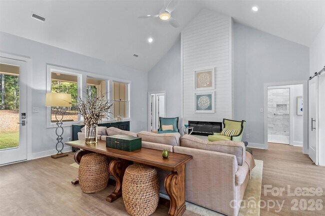 Building Photo - 129 Greens Rd