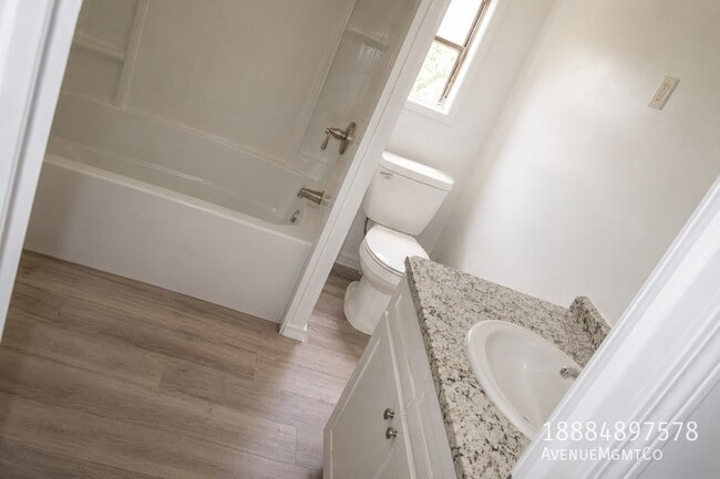 Building Photo - 715 23rd St NW