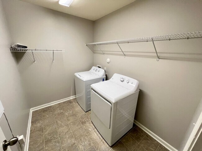 Building Photo - Gorgeous 3 bedroom home near Brier Creek and RTP!