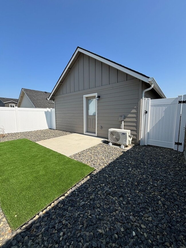 Building Photo - New Single Level Home in SunRidge Community