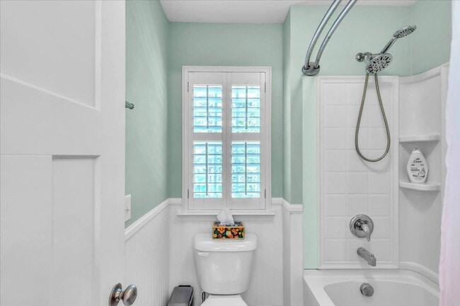 Building Photo - Gorgeous 4 Bed/2.5 Bath in Waterways Township!
