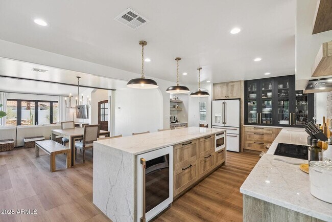 Building Photo - 5556 E Sandra Terrace