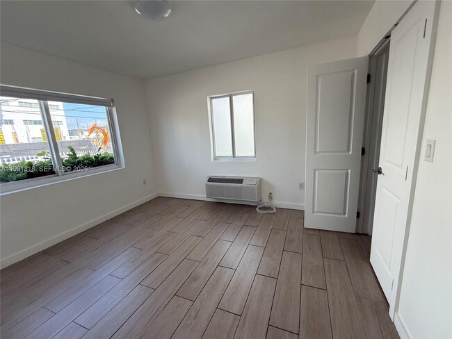 Building Photo - 625 77th St