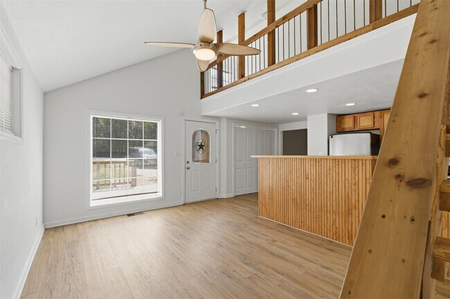 Building Photo - 105 Lazy Ike Ln