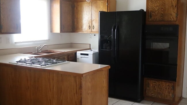 Building Photo - 90 NE Freihage Dr