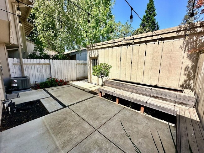 Building Photo - REQUEST A SHOWING AT MossglenProperties .c...