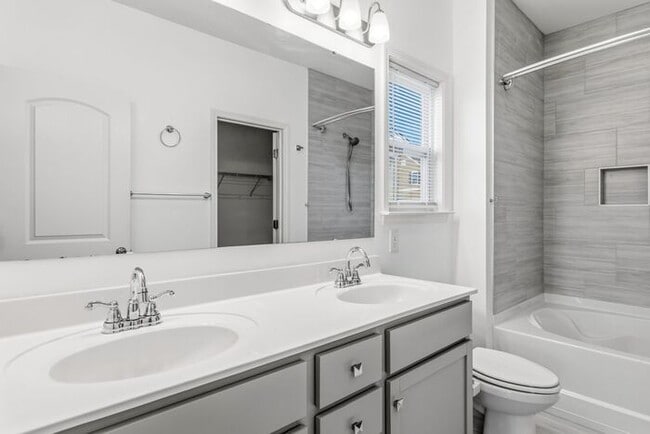 Building Photo - Experience Luxury Living in Reedy Fork