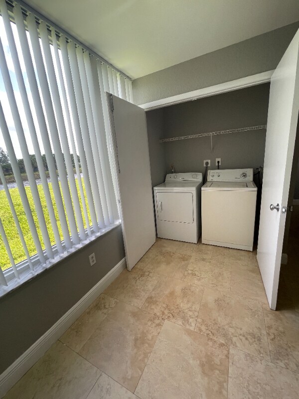 Building Photo - 2871 N Oakland Forest Dr