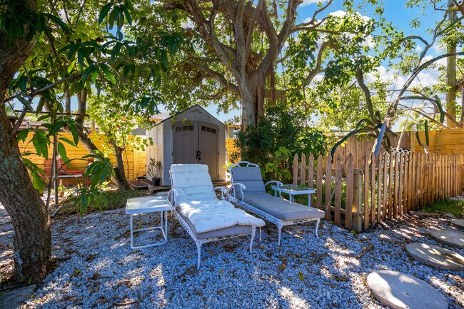 Building Photo - 609 S Arnold Ave