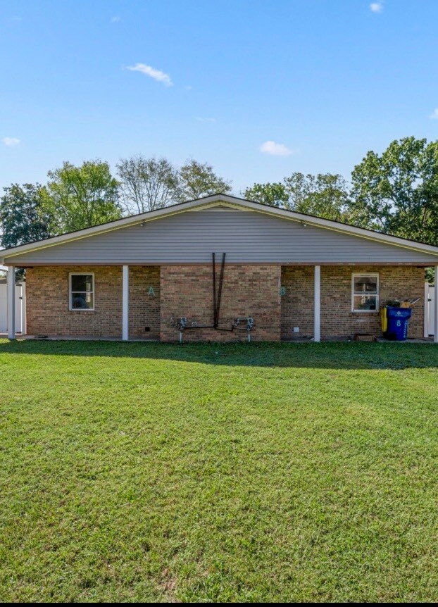 Building Photo - 2136 Rockcreek