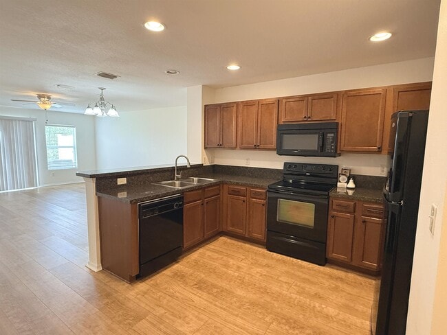 Building Photo - 728 Cabernet Pl
