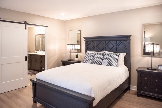Building Photo - 563 Championship Dr