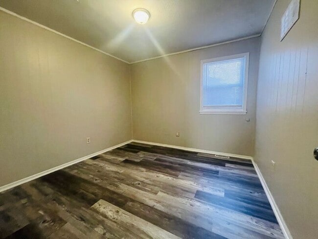 Building Photo - 225 SE 121st Rd