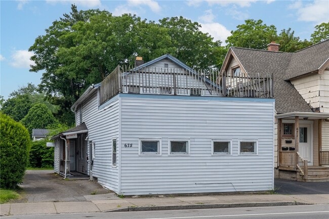 Building Photo - 675 S Clinton Ave
