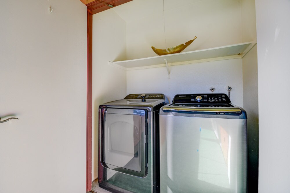 Building Photo - 526 Calle Montecito