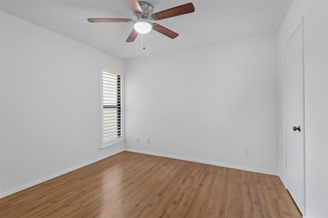 Building Photo - 1801 W Spring Creek Pkwy