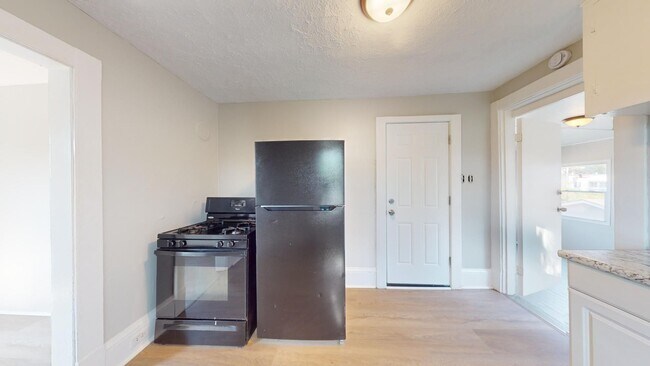 Building Photo - 1371 W 85th St