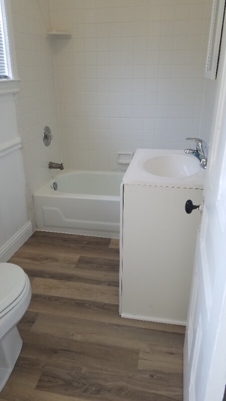 Building Photo - 980 Islay St