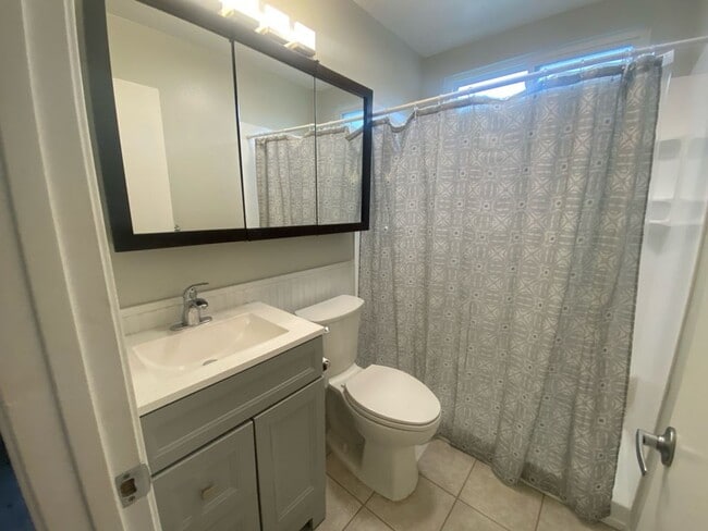 Building Photo - Wonderful 2 Bedroom home in Peacock Hills ...