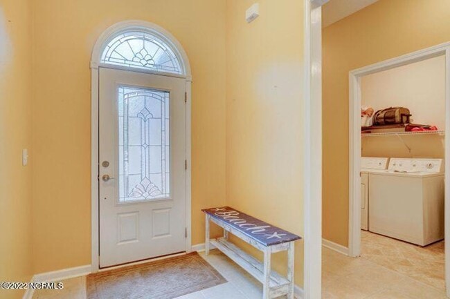 Building Photo - BEAUTIFUL BRICK HOME IN BRUNSWICK PLANTATION