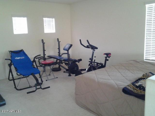 Building Photo - 9013 W Kirby Ave