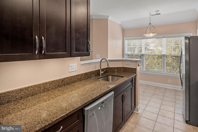 Building Photo - 2115 Ganton Green