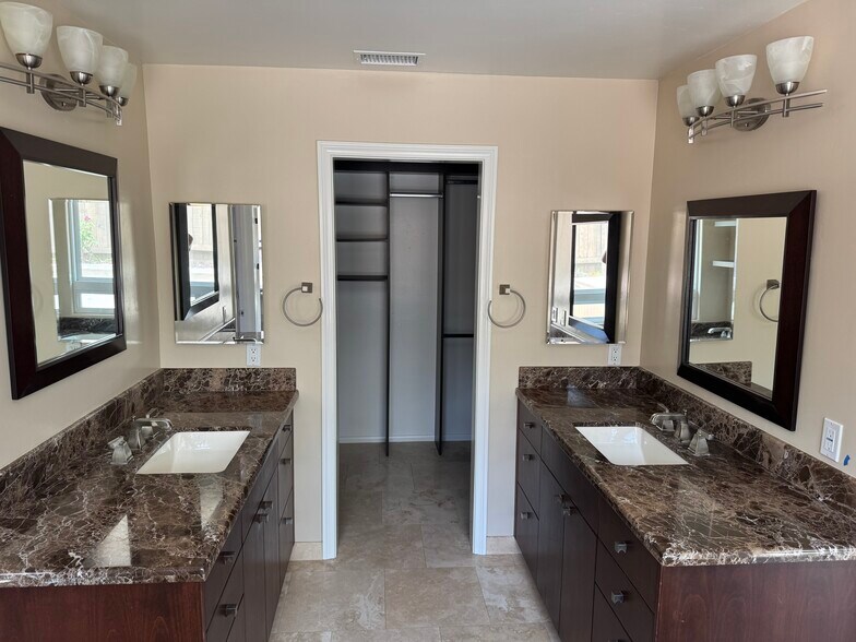 Building Photo - 1232 Saint Helene Ct