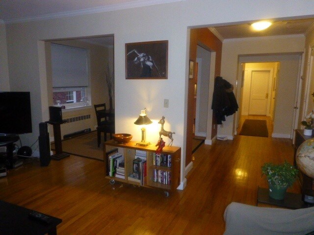 Building Photo - 1529 Beacon St