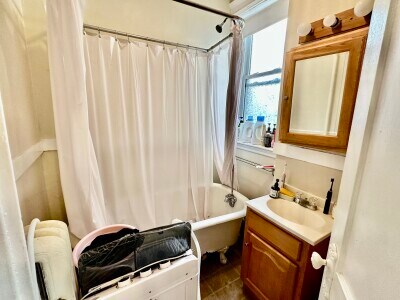 Building Photo - 83 Gordon St