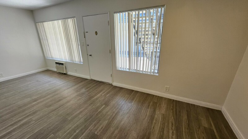 Building Photo - 545 Hayworth Ave