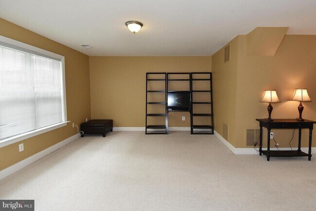 Building Photo - 4281 Kearney Ln