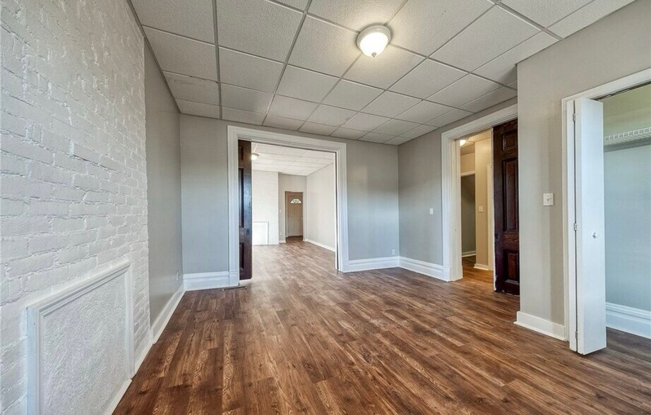 Building Photo - 225 Freeport Rd