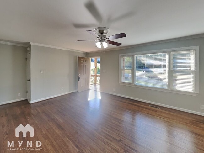 Building Photo - 3021 Watts Dr