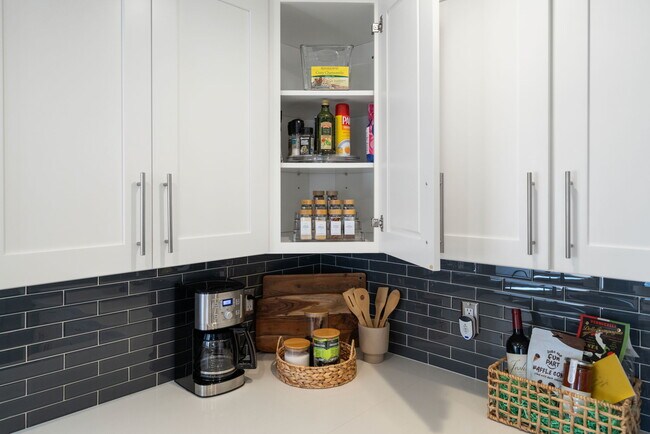 Building Photo - 12841 Forest Dr