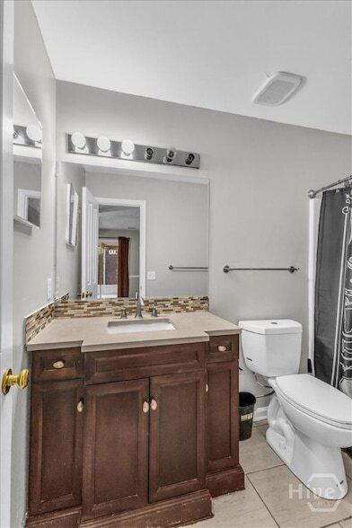 Building Photo - 138 Penn Station