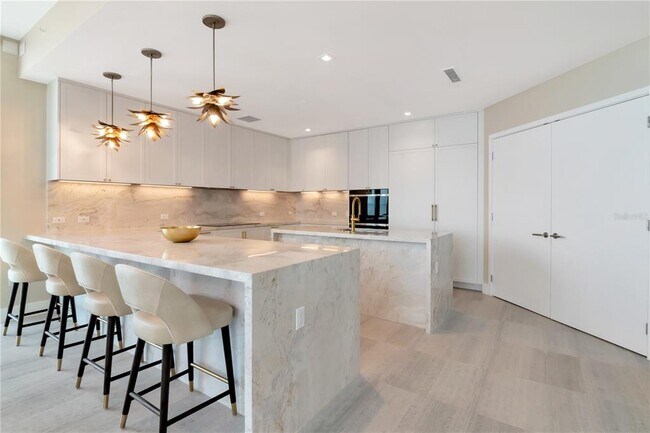 Building Photo - 2912 W Santiago St