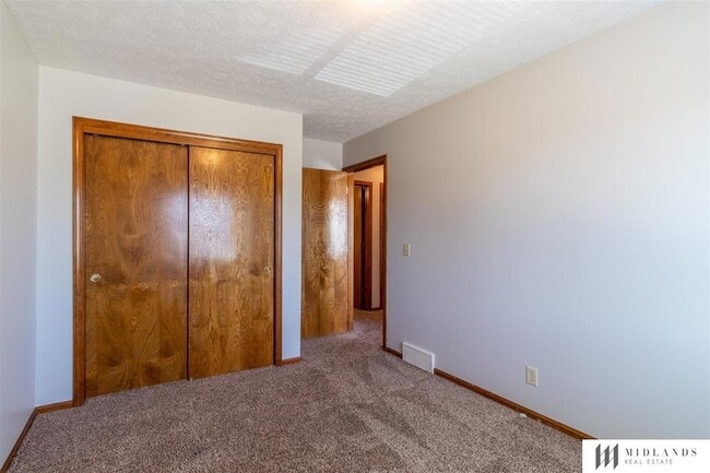 Building Photo - 14420 34th Ave