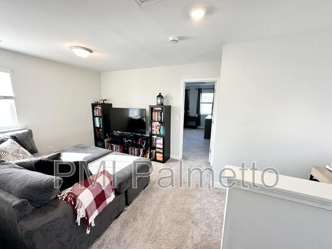 Building Photo - 1059 Ashcroft Cir