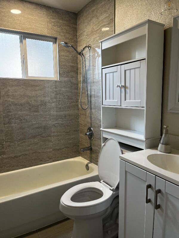 Building Photo - 1380 Vernon Ave