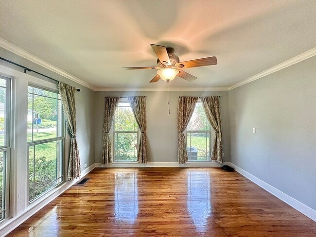 Building Photo - Spacious 4 Bedroom in the Heart of Tyler! Available Now!
