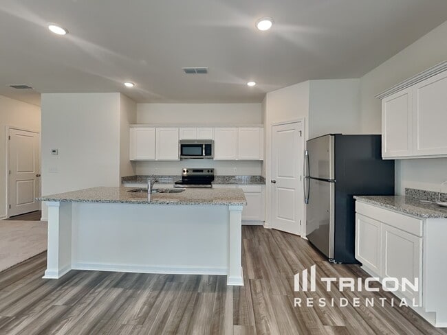 Building Photo - 204 Wild Daisy Wy