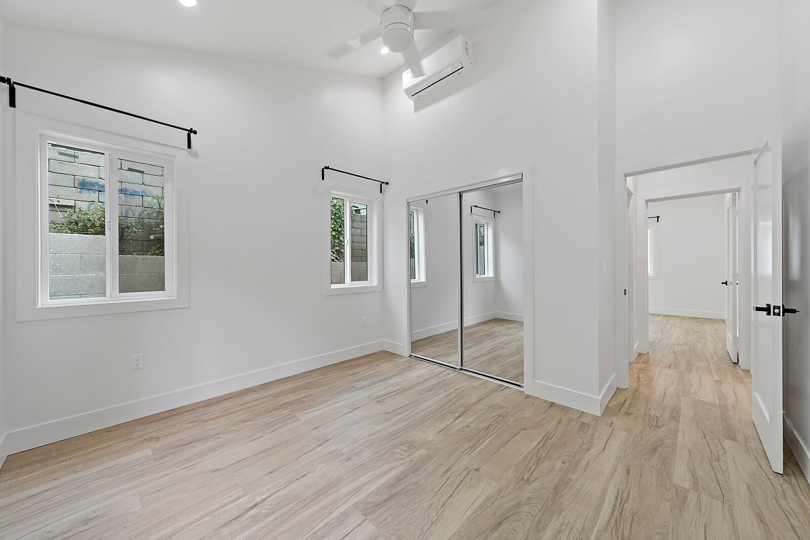 Building Photo - 2616 Glendale Blvd