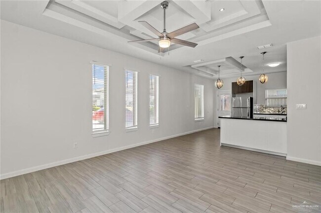 Building Photo - 704 E Myrtle Beach Ave