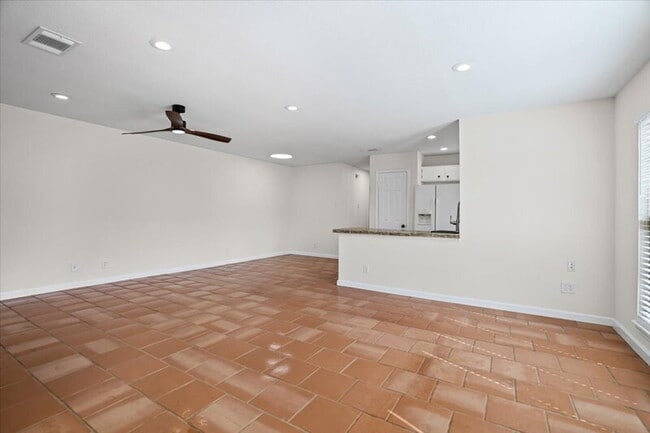 Building Photo - 303 Fantail Loop