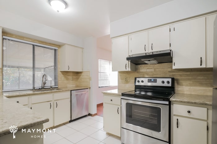 Building Photo - 715 Gilda Dr