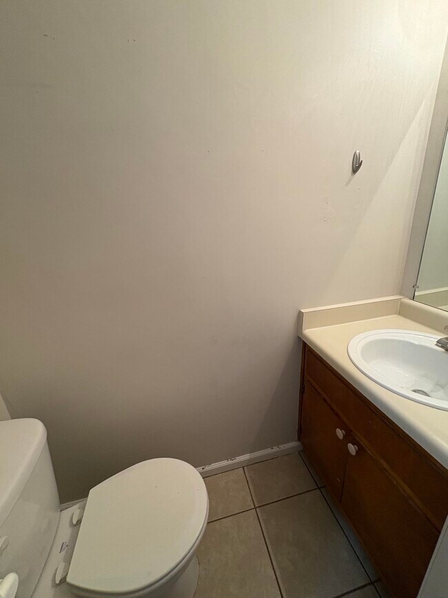 Building Photo - 211 Parkbrook Cir
