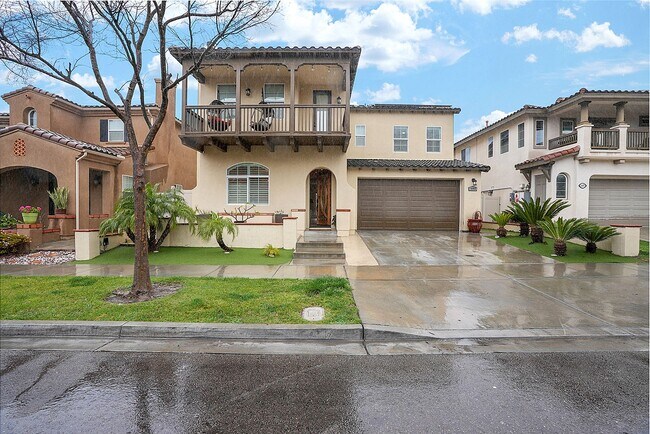 Building Photo - Beautiful executive home in the Eastlake-C...