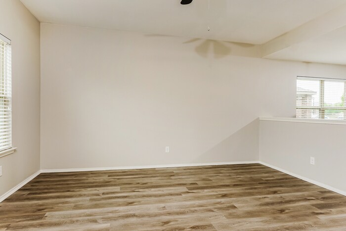 Building Photo - 1207 Savannah Ridge Dr