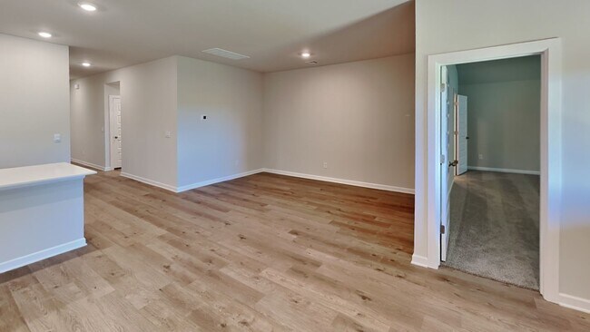 Building Photo - Brand New 4 Bedroom 2 Bath Home in Yukon S...